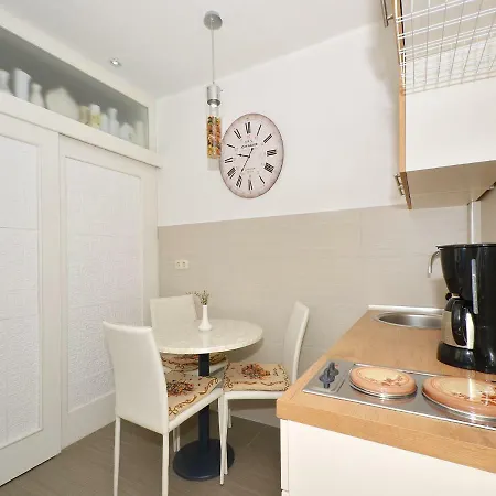 Dondras Appartement *